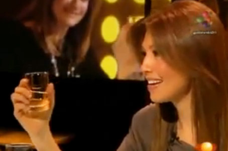 thalia_llega_a_mexico_abril_22_2010_entrevista_adela_micha_3_tequila thalia_llega_a_mexico_abril_22_2010_entrevista_adela_micha_3_tequila