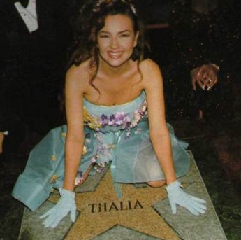 thalia_calle_ocho_estrella_fama_paseo_de_las_luminarias_1996