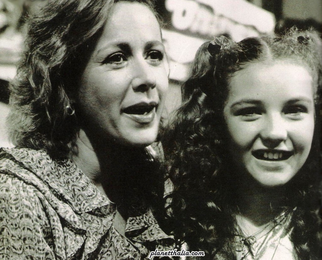 thalia_con_hermana_laura_zapata_1983_din_din_2 thalia_con_hermana_laura_zapata_1983_din_din_2