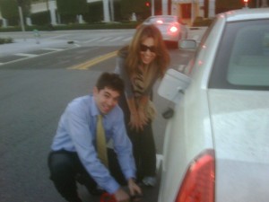 thalia_con_laura_zapata_palm_beach_sin_gasolina_5