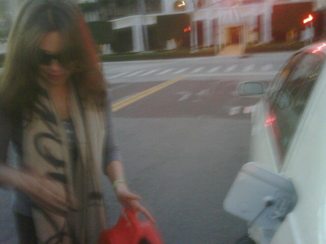 thalia_con_laura_zapata_palm_beach_sin_gasolina_6 thalia_con_laura_zapata_palm_beach_sin_gasolina_6