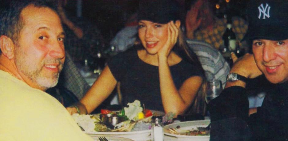 thalia_con_novio_tommy_mottola_y_emilio_estefan_nueva_york_1999_1 thalia_con_novio_tommy_mottola_y_emilio_estefan_nueva_york_1999_1
