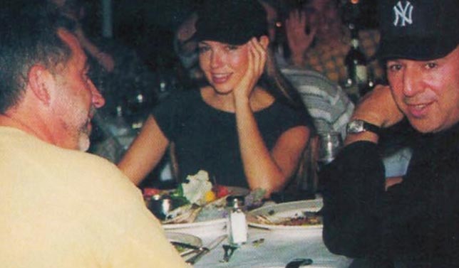 thalia_con_novio_tommy_mottola_y_emilio_estefan_nueva_york_1999_2 thalia_con_novio_tommy_mottola_y_emilio_estefan_nueva_york_1999_2