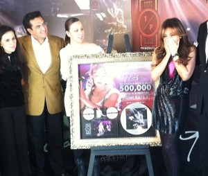 thalia_discos_vendidos_mexico_primera_fila_500000_feb_2012_5