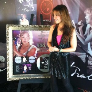 thalia_discos_vendidos_mexico_primera_fila_500000_feb_2012_6
