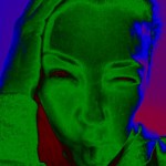 thalia_twitter_231_foto_thalia_febrero_22_2012_beso_neon