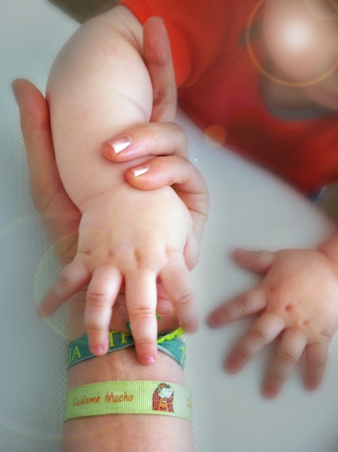 thalia_twitter_288_foto_thalia_marzo_25_2012_cumple_mes_matthew_alejandro_mottola_9_meses