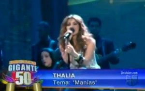 thalia_sabado_gigante_50_aniversario_debut_manias_habitame_siempre_octubre_2012_12_video